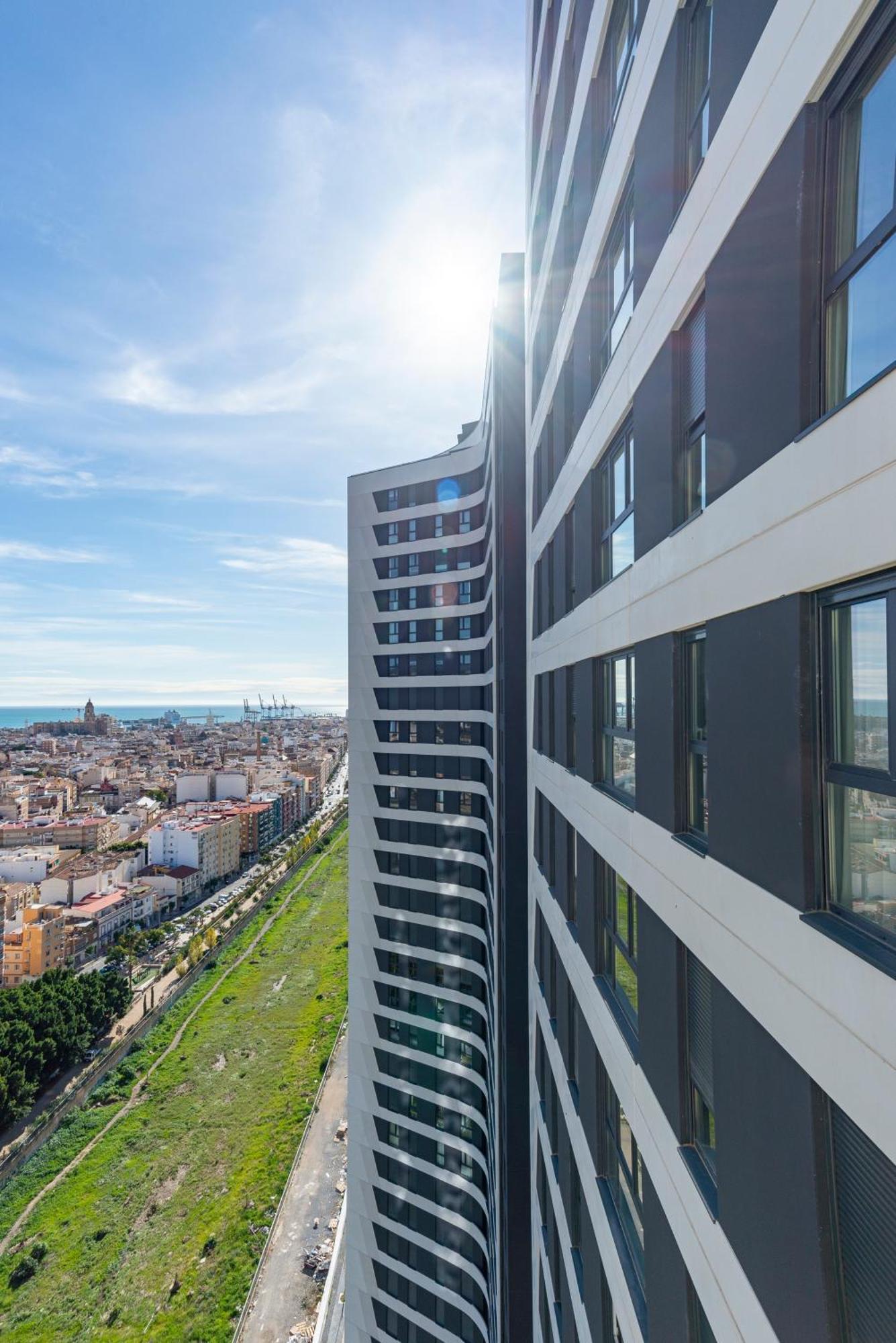 Skyline V Pool & Coworking By Ele Apartament *